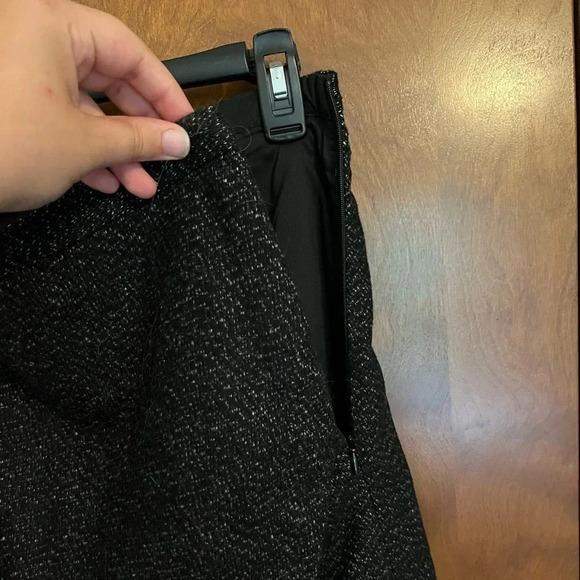 NWT Banana Republic Women’s Tweed Short Mini Skirt  Black Gray Size 6 Crossover - Picture 5 of 7